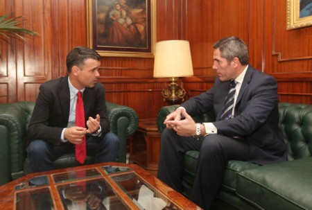 Bernal se reúne con el alcalde de Mijas para fijar estrategias conjuntas