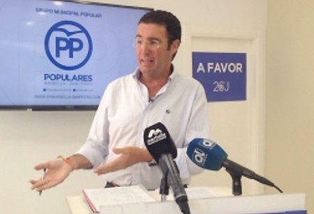 El PP critica que se compren barcos quitanatas tras perder la subvención 