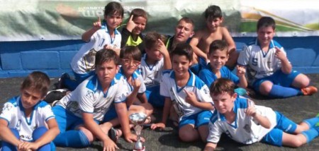 El benjamín de Los Compadres se impone en la Marbella Cup Soccer