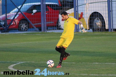 El portero Manolo Reina cierra su fichaje por el Vélez CF