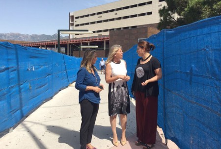 Ángeles Muñoz, que paralizó las obras en 2010, se presenta como la salvadora del Hospital