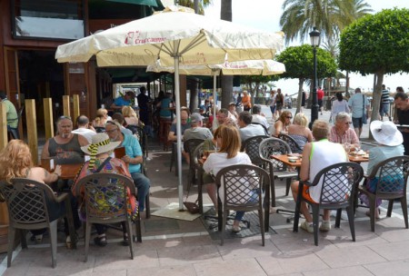 Marbella baja de 11.000 parados por primera vez desde finales de 2008