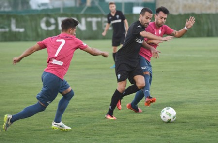 El Marbella se presenta ante su afición esta noche ante el Córdoba