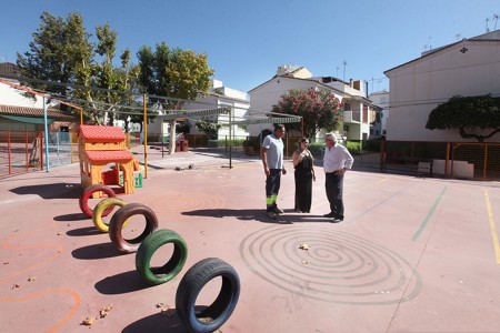 Piña destaca el "esfuerzo" municipal para arreglar los centros escolares