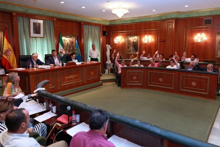 El Pleno aprueba investigar los posibles contratos fraudulentos de personal afín al PP
