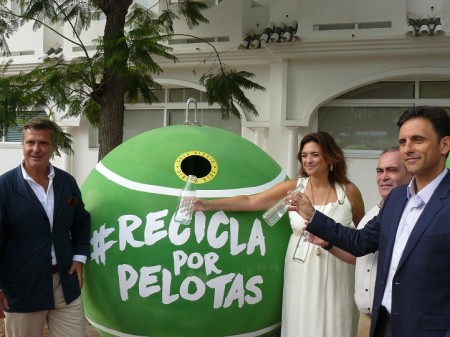 Mancomunidad y Ecovidrio unen tenis y reciclaje en una campaña