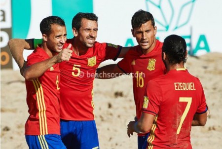 España tropieza ante Azerbaiyán pero depende de sí misma para ir al Mundial