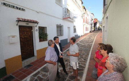 Culmina la renovación en Marbella de la emblemática calle Lobatas