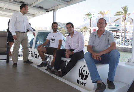 La embarcación solar de la ONG WWF se puede visitar en Marbella