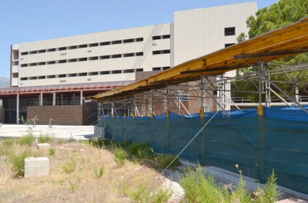 La Junta mejora el proyecto y urge a la empresa las obras del Hospital