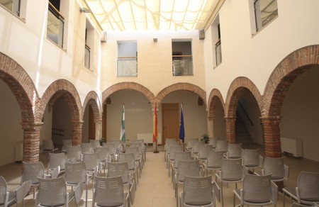 El pleno garantiza de nuevo la UNED en Marbella pese a abstenerse el PP