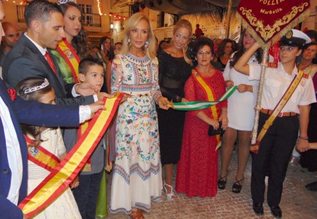 El pregón de la televisiva Carmen Lomana inaugura la Feria de Ojén