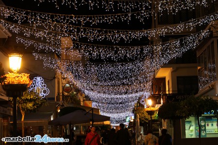 San Pedro amplía su decoración navideña a las rotondas de acceso