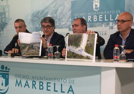 La Policía Local de Marbella vigilará el abandono de muebles en la calle