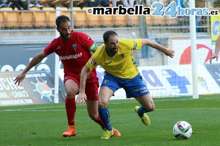 El lateral del Cádiz Juanjo no fichará finalmente por el Marbella FC