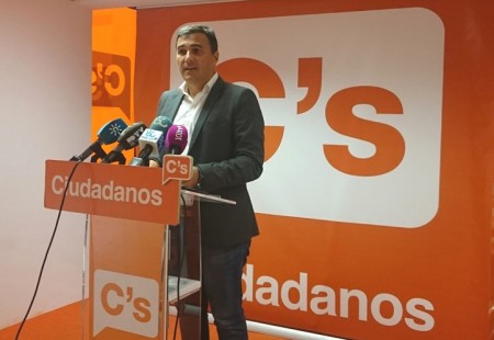 C's critica el "estado de abandono" del parque de Los Tres Jardines