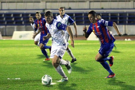 El Marbella FC da la baja a Niko Abuladze para firmar al central Tiri