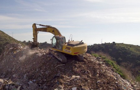 Los trabajadores quieren reabrir la planta de reciclaje de Marbella