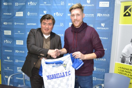 Tiri: "Prefiero trabajar una semana más con el equipo antes de jugar"