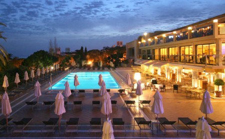 El hotel Don Carlos de Marbella busca 150 trabajadores para el verano