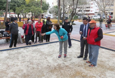 Remodelada la plaza Manuel de Falla con nuevas pistas de petanca