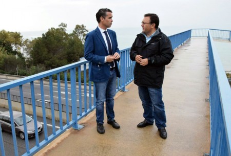 El PSOE pide a Rajoy que arregle las pasarelas sobre la A-7 en Marbella