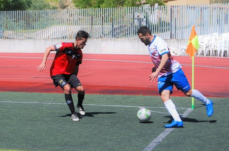 El San Pedro pierde fuelle y encaja en Loja su tercera derrota seguida (3-0)