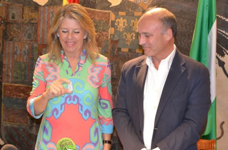 El escándalo del tanatorio de San Pedro acorrala más a Ángeles Muñoz