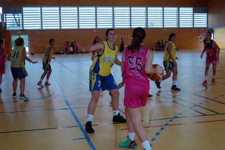 Las cadetes del Costa Marbella vencen al CB Mijas en Copa Federación