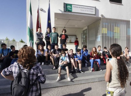 Marbella traslada a la Junta la petición de Bachillerato para Las Chapas