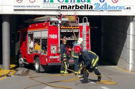 Arde un coche en el aparcamiento subterráneo de La Cañada