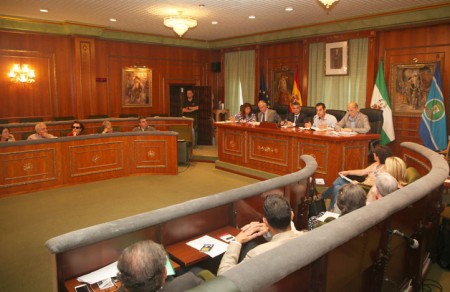 El tripartito aborda los presupuestos y los espigones en el Consejo Social