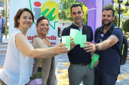 IU repartirá un millar de vasos reutilizables en la Feria de Marbella