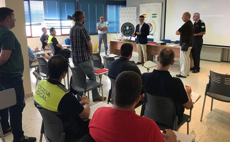 La Policía Local de Marbella imparte un curso sobre intrusismo en el taxi