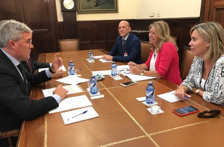 Muñoz y Osorio visitan en Madrid al secretario de Estado de Hacienda