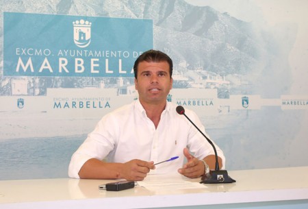 El concejal de Limpieza critica la gestión anterior pero no presenta su alternativa