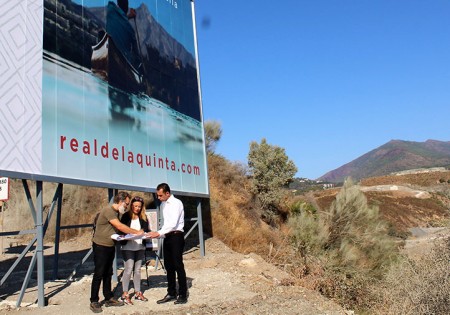 IU denuncia la urbanización de suelo de Marbella por parte de Benahavís