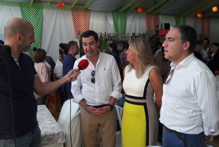 Ángeles Muñoz visita por fin al quinto día la Feria de San Pedro Alcántara