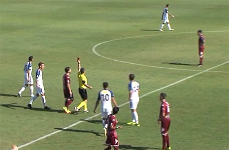 El jugador del Badajoz estuvo 4 minutos en el campo con dos amarillas