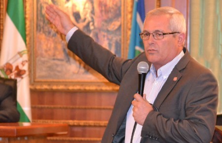 Piña recula: "Vamos a dejar de tirarnos los trastos con las lindes"