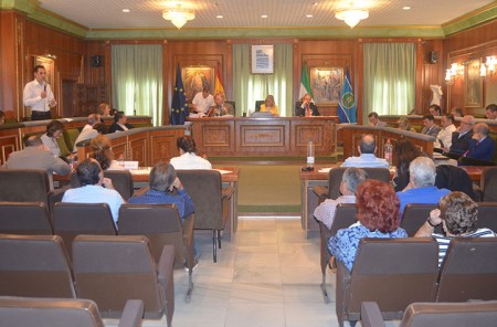 El PP vuelve a utilizar las formas autoritarias en el pleno de Marbella