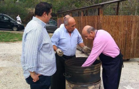 El PSOE reclama que se mantenga la fiesta del Tostón en Nueva Andalucía 