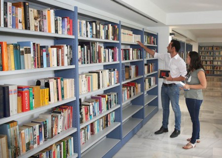 IU exige al bipartito que abra la biblioteca internacional de Las Chapas