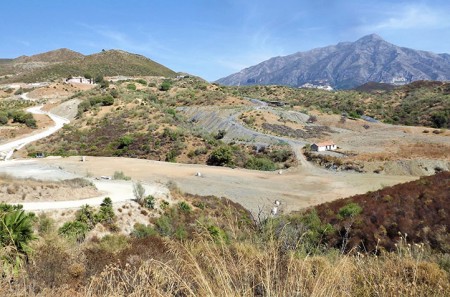 IU pregunta a la Junta por la 'invasión' de Benahavís en Real de la Quinta
