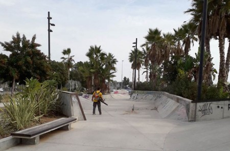 La Tenencia de San Pedro limpia la pista de skate tras las quejas de usuarios
