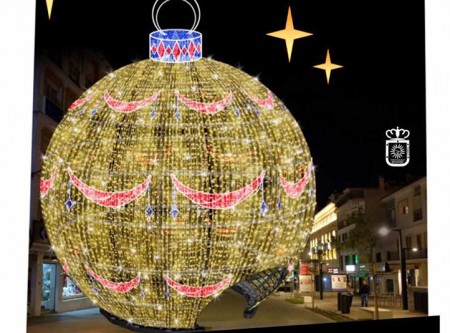 Una gran bola transitable, atractivo de la Navidad en San Pedro Alcántara