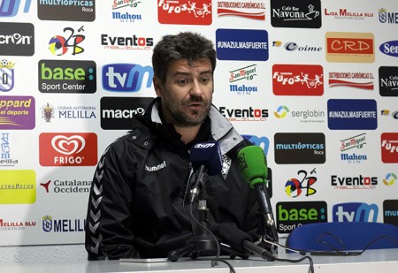 Estévez: "Es mérito de los jugadores que no se han descompuesto al encajar"