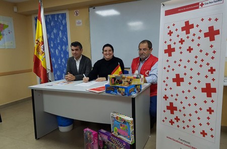 El PSOE colabora con Cruz Roja en la campaña de recogida de juguetes 