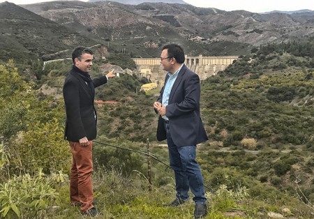 El PSOE pide a Rajoy el recrecimiento de la presa de La Concepción