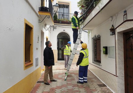 Arrancan en la calle Montenebros las obras que planificó el tripartito